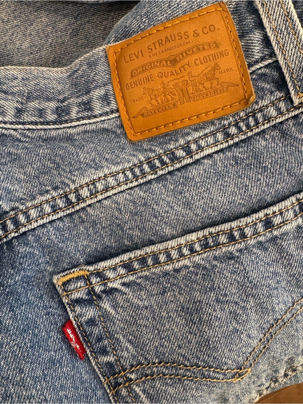Levi's Women’s 80s Mom Jean High Rise 27 - Picture 11 of 14